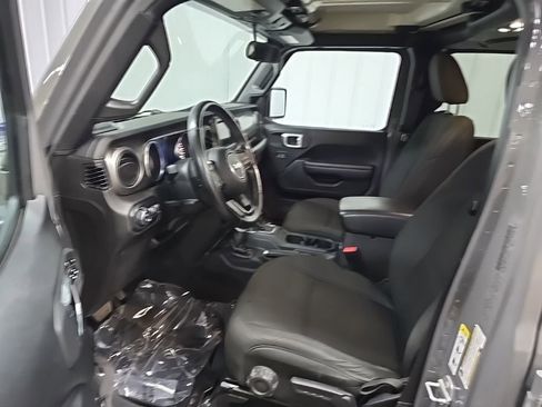 Used 2020 Jeep Gladiator Sport w/ Quick Order Package 24S image 28