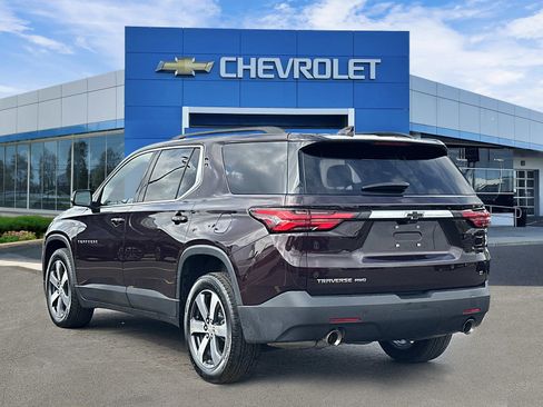 Certified 2023 Chevrolet Traverse LT w/ LT Premium Package AWD/4WD image 3