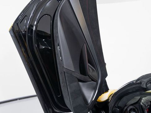 New 2024 McLaren 750S Spider image 11