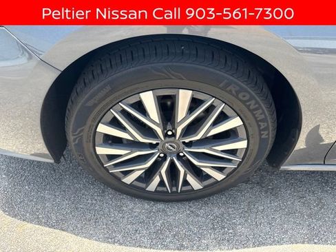 Certified 2025 Nissan Altima 2.5 SV FWD image 9