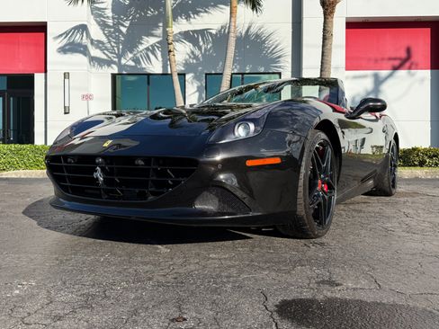Used 2016 Ferrari California T RWD image 6