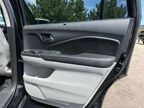 Used 2017 Honda Pilot Touring image 24
