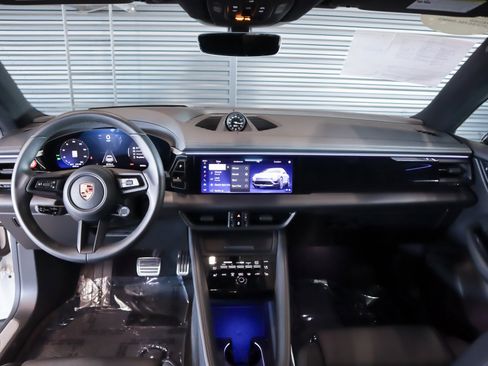 Certified 2025 Porsche Macan 4S Electric image 12