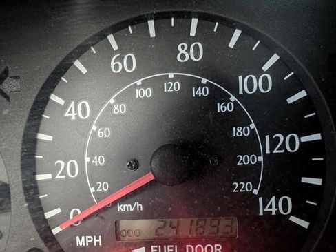 Used 2002 Toyota Solara SE FWD image 34