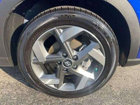 Used 2025 Hyundai Venue SEL FWD image 15