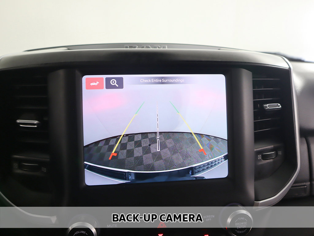 Used 2022 RAM 1500 Big Horn AWD/4WD image 3