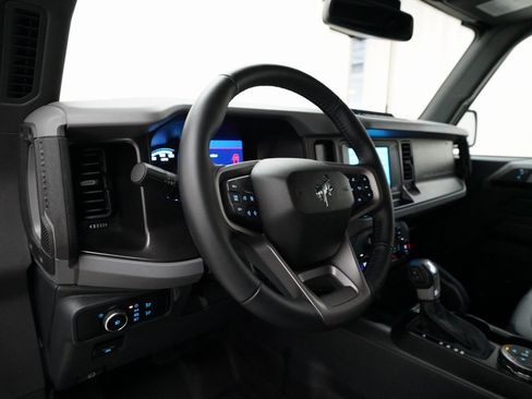 Used 2023 Ford Bronco Big Bend w/ Sasquatch Package image 8