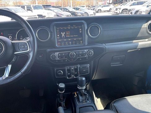 Used 2023 Jeep Wrangler Unlimited Sahara w/ Cold Weather Group AWD/4WD image 5