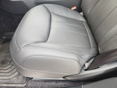 New 2026 Land Rover Range Rover SE image 17