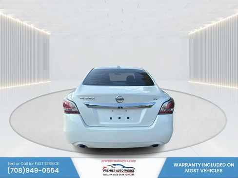 Used 2015 Nissan Altima 2.5 SV w/ Convenience Package FWD image 5