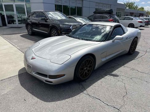 Used 2004 Chevrolet Corvette Coupe w/ Preferred Equipment Group image 2