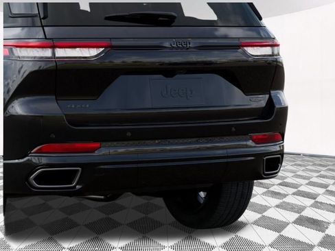 New 2025 Jeep Grand Cherokee Summit image 21