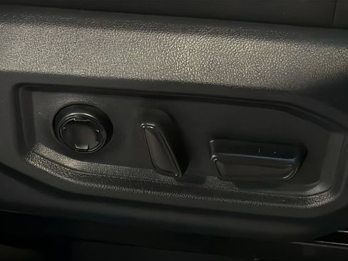 Used 2025 Toyota Sequoia Platinum AWD/4WD image 12