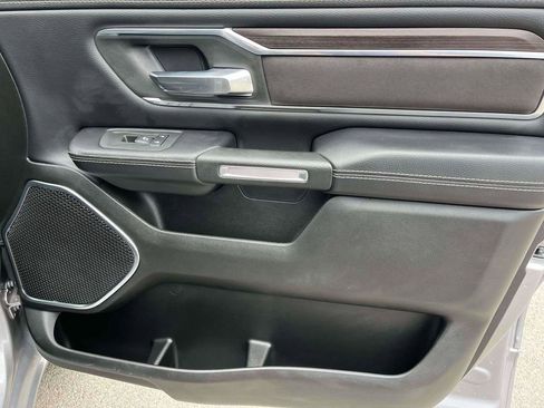 Used 2025 RAM 1500 Laramie AWD/4WD image 9