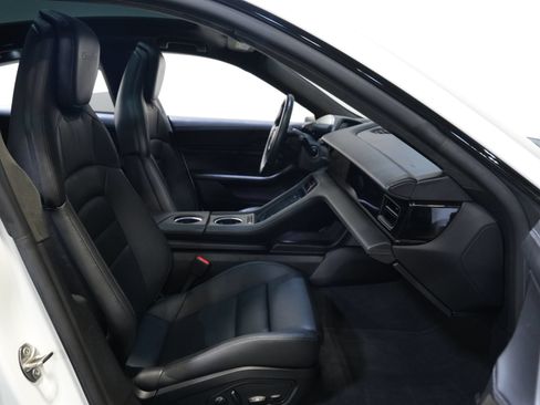 Used 2020 Porsche Taycan AWD/4WD image 33
