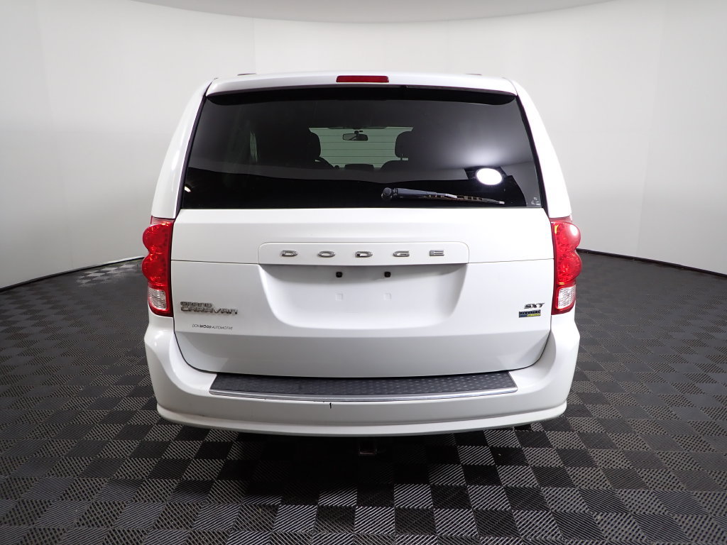 Used 2015 Dodge Grand Caravan SXT FWD image 11