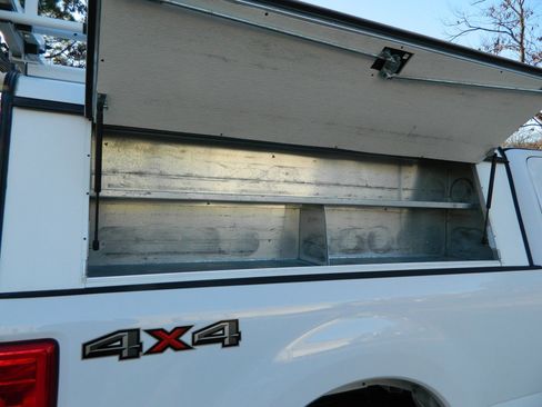 Used 2017 Ford F250 XL w/ Power Equipment Group image 8