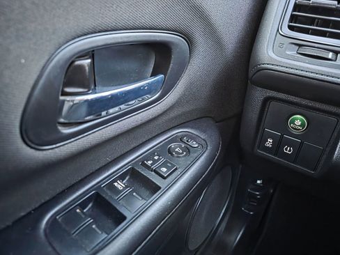 Used 2019 Honda HR-V LX image 19