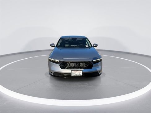 Used 2024 Honda Accord Touring image 4