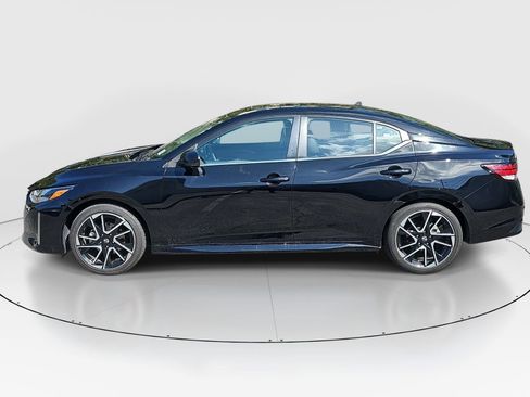 Used 2025 Nissan Sentra SR w/ SR Premium Package FWD image 8