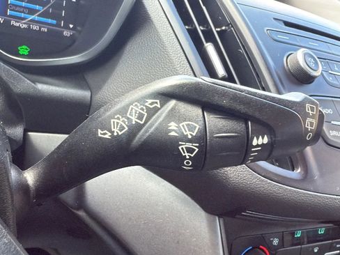 Used 2017 Ford C-MAX Energi SE image 13