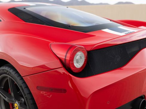 Used 2014 Ferrari 458 Speciale Coupe RWD image 26
