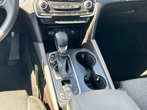 Used 2019 Hyundai Santa Fe SEL FWD image 17