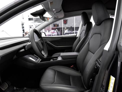 Used 2026 Tesla Model Y 2WD image 4
