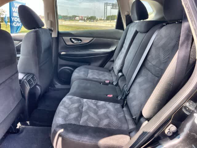 Used 2016 Nissan Rogue S FWD image 14