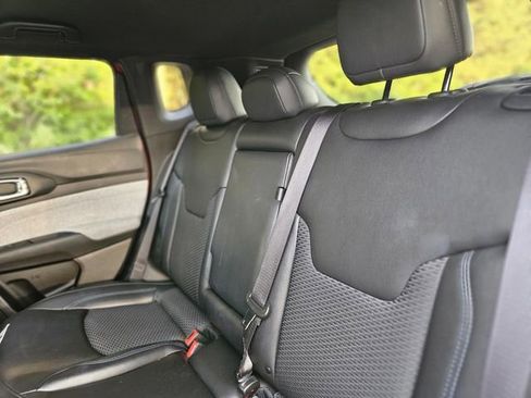 Used 2025 Jeep Compass Latitude AWD/4WD image 27