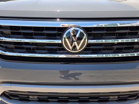 Certified 2023 Volkswagen Atlas Cross Sport SE AWD/4WD image 7