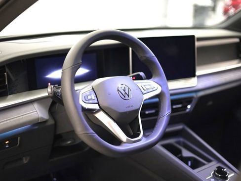New 2026 Volkswagen Tiguan SE R-Line AWD/4WD image 12