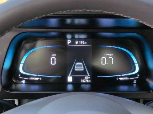 Used 2025 Hyundai Elantra Sport FWD image 23