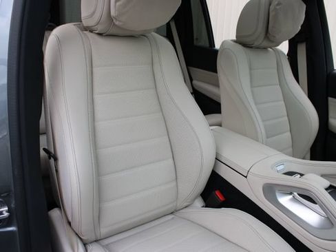 Used 2026 Mercedes-Benz GLS 580 4MATIC image 14