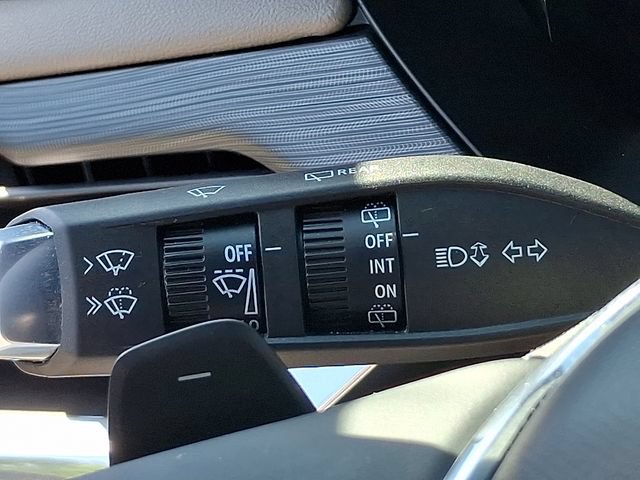 Used 2026 GMC Acadia Elevation w/ Elevation Premium Package FWD image 25