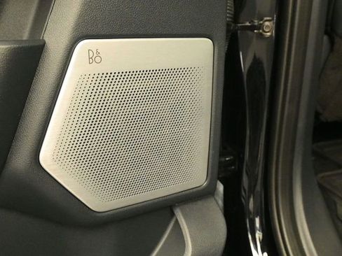 Used 2022 Ford F150 Lariat w/ Equipment Group 502A High image 11