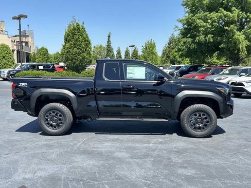 New 2026 Toyota Tacoma SR5 RWD image 3