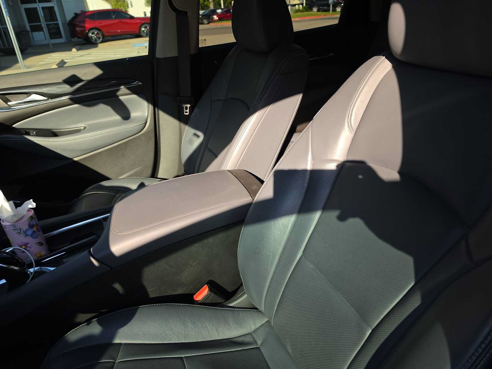 Used 2019 Buick Enclave Essence FWD image 7