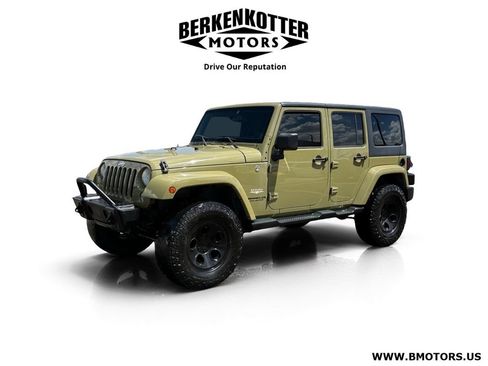 Used 2013 Jeep Wrangler Unlimited Sahara w/ Connectivity Group AWD/4WD image 7