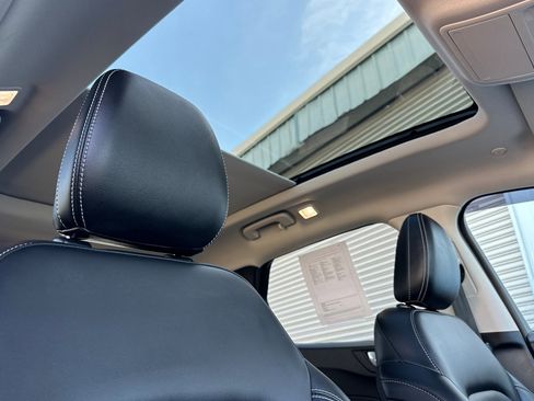 Used 2021 Ford Escape SEL w/ Technology Package AWD/4WD image 18