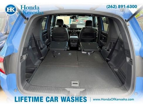 Used 2025 Honda Pilot TrailSport image 11