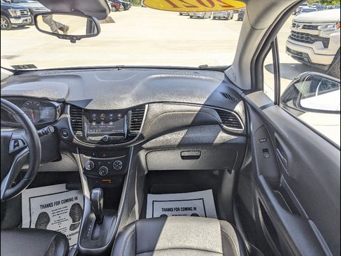 Used 2021 Chevrolet Trax LT w/ Redline Edition AWD/4WD image 4