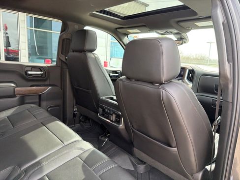 Used 2021 Chevrolet Silverado 1500 High Country w/ Technology Package image 28