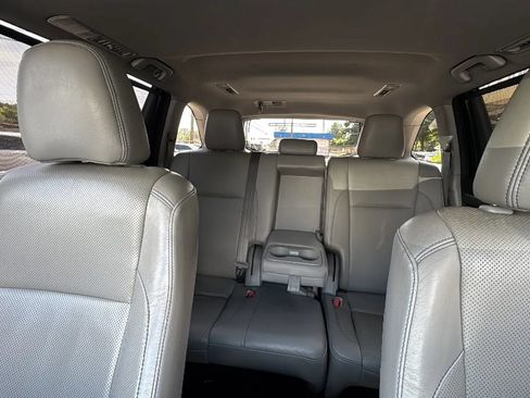 Used 2018 Toyota Highlander Limited FWD image 14