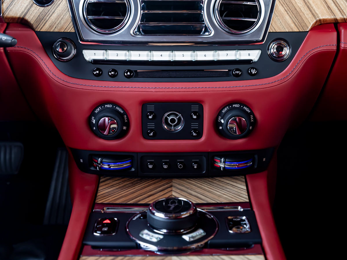 Certified 2016 Rolls-Royce Dawn RWD image 20