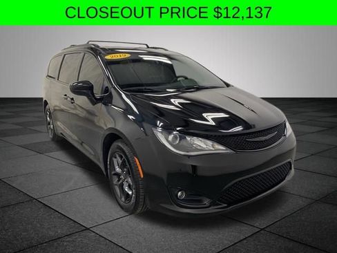 Used 2019 Chrysler Pacifica Touring-L Plus w/ S Appearance Package FWD image 1