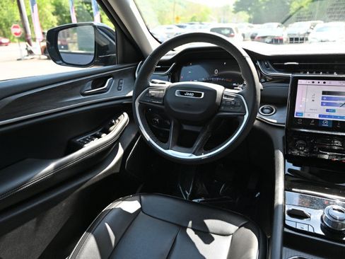 Used 2023 Jeep Grand Cherokee 4WD 4xe image 14