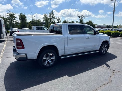 Used 2019 RAM 1500 Laramie AWD/4WD image 3