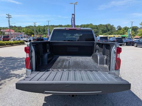 Used 2025 Chevrolet Silverado 1500 LT AWD/4WD image 29