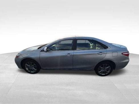 Used 2017 Toyota Camry SE image 8